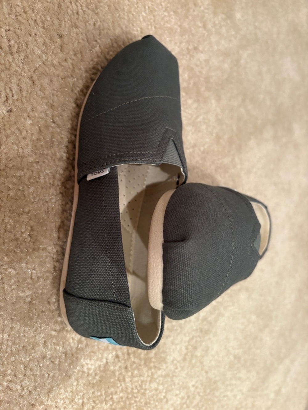 TOMS - Picture 6 of 10